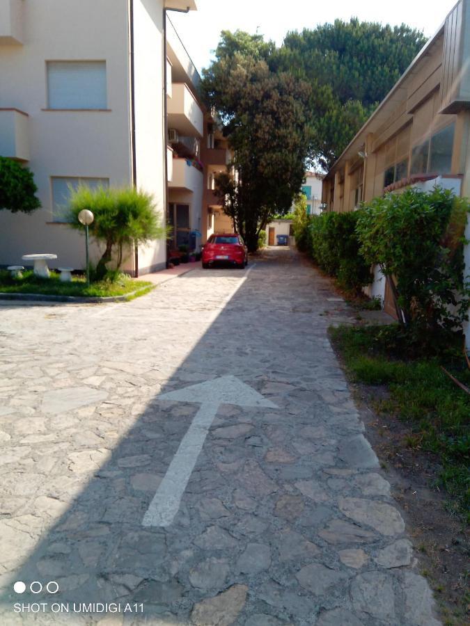 Villa Caravel Monolocale Lido di Camaiore Exterior foto